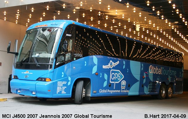 BUS/AUTOBUS: MCI J4500 2007 Jeannois