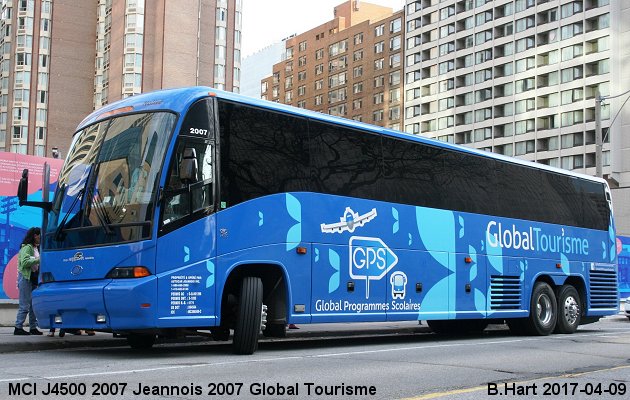 BUS/AUTOBUS: MCI J4500 2007 Jeannois