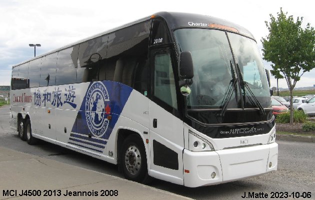 BUS/AUTOBUS: MCI J4500 2013 Jeannois