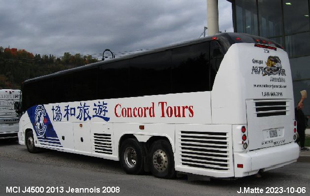 BUS/AUTOBUS: MCI J4500 2013 Jeannois