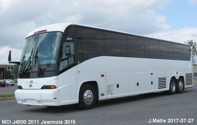 BUS/AUTOBUS: MCI J4500 2011 Jeannois