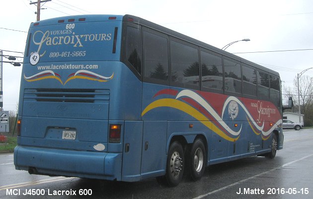 BUS/AUTOBUS: MCI J4500 2006 Lacroix