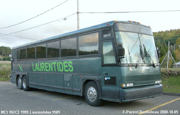 BUS/AUTOBUS: MCI 102C3 1995 Laurentides