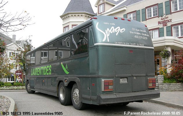 BUS/AUTOBUS: MCI 102C3 1995 Laurentides