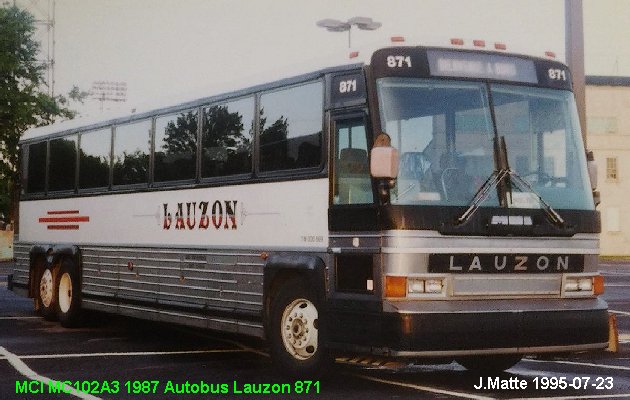 BUS/AUTOBUS: MCI 102A3 1987 Lauzon