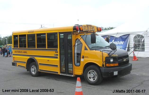 BUS/AUTOBUS: Leer  2009 Laval