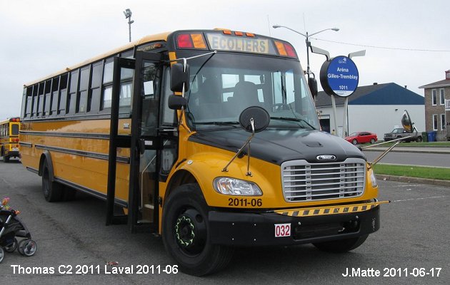 BUS/AUTOBUS: Thomas C2 2011 Laval