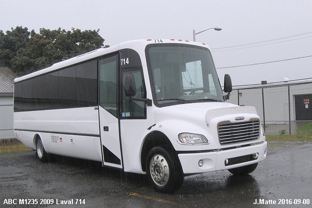 BUS/AUTOBUS: ABC M1235 2009 Laval