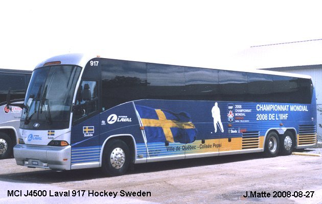 BUS/AUTOBUS: MCI J4500 2003 Autobus Laval
