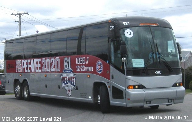 BUS/AUTOBUS: MCI J4500 2007 Laval