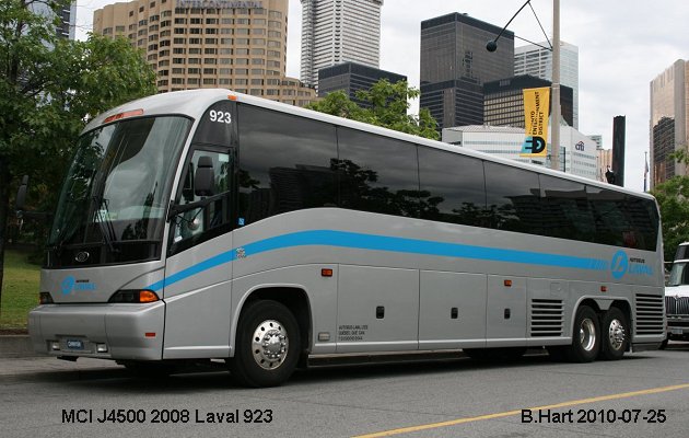 BUS/AUTOBUS: MCI J4500 2008 Laval