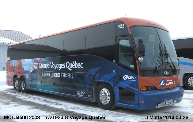 BUS/AUTOBUS: MCI J4500 2008 Laval