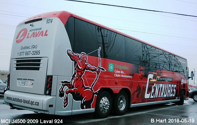 BUS/AUTOBUS: MCI J4500 2009 Laval