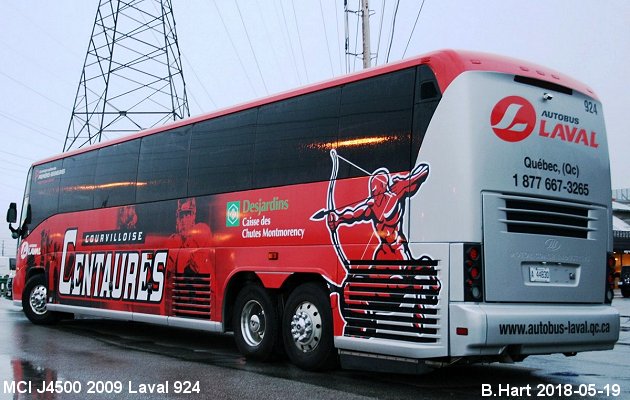 BUS/AUTOBUS: MCI J4500 2009 Laval