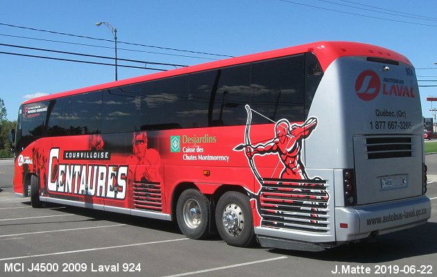 BUS/AUTOBUS: MCI J4500 2009 Laval