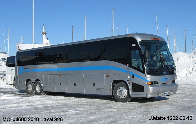 BUS/AUTOBUS: MCI J4500 2010 Laval