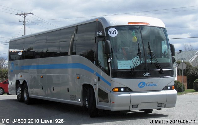 BUS/AUTOBUS: MCI J4500 2010 Laval