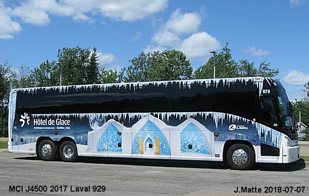 BUS/AUTOBUS: MCI J4500 2017 Laval