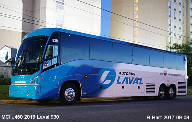 BUS/AUTOBUS: MCI J4500 2018 Laval