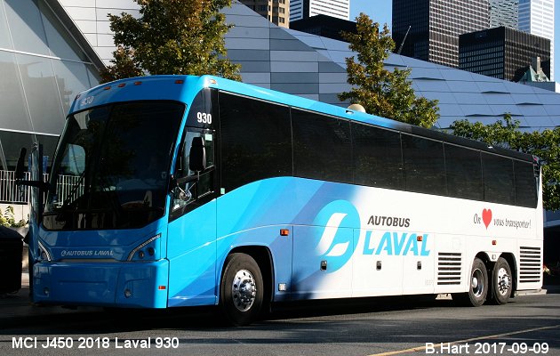 BUS/AUTOBUS: MCI J4500 2018 Laval