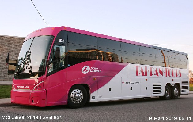 BUS/AUTOBUS: MCI J4500 2018 Laval