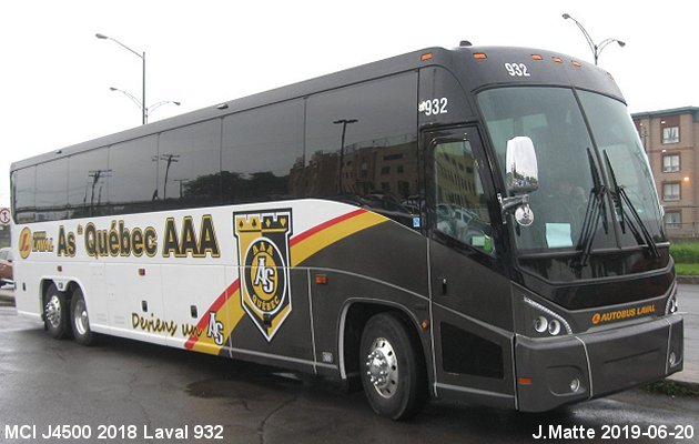 BUS/AUTOBUS: MCI J4500 2018 Laval