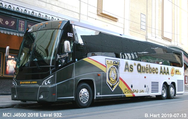 BUS/AUTOBUS: MCI J4500 2018 Laval