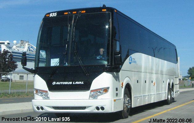 BUS/AUTOBUS: Prevost H3-45 2010 Laval