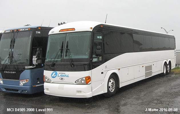 BUS/AUTOBUS: MCI D4505 2008 Laval