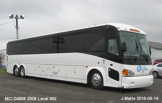 BUS/AUTOBUS: MCI D4505 2008 Laval