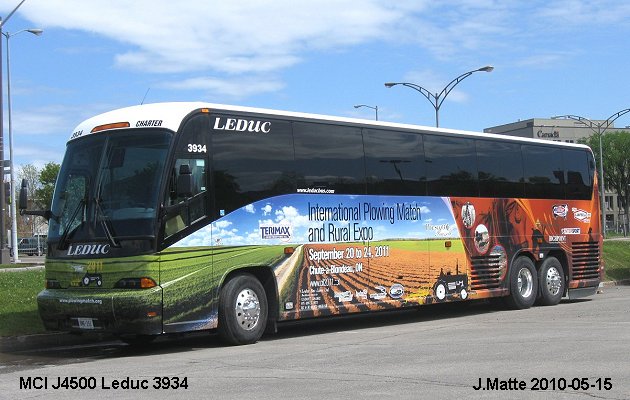 BUS/AUTOBUS: MCI J4500 2010 Leduc