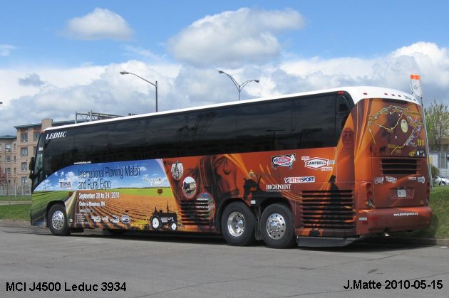 BUS/AUTOBUS: MCI J4500 2010 Leduc