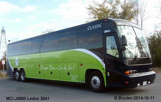 BUS/AUTOBUS: MCI J4500 2005 Leduc