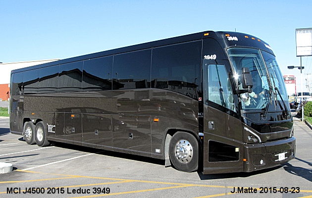 BUS/AUTOBUS: MCI J4500 2015 Leduc