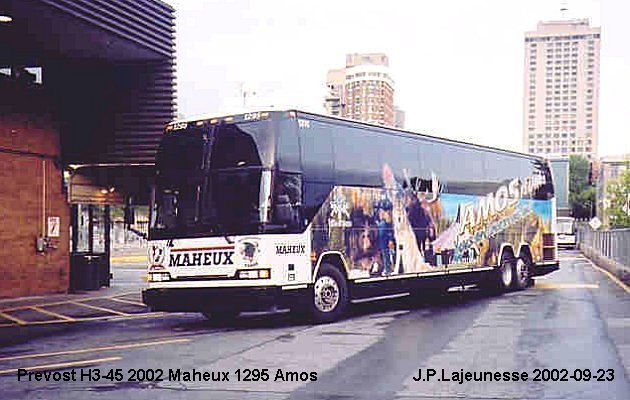 BUS/AUTOBUS: Prevost H3-45 2002 Maheux