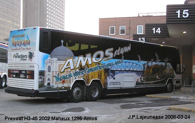 BUS/AUTOBUS: Prevost H3-45 2002 Maheux