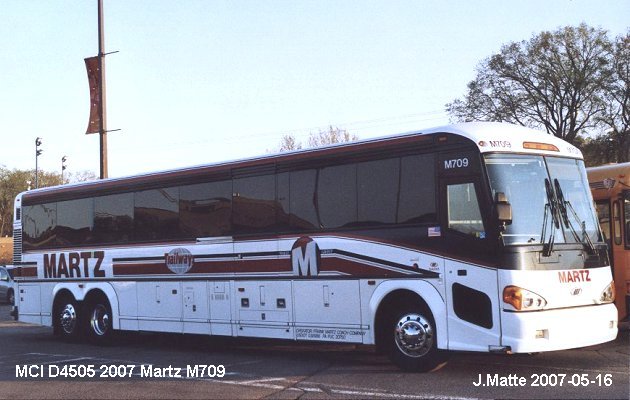 BUS/AUTOBUS: MCI D4505 2007 Martz