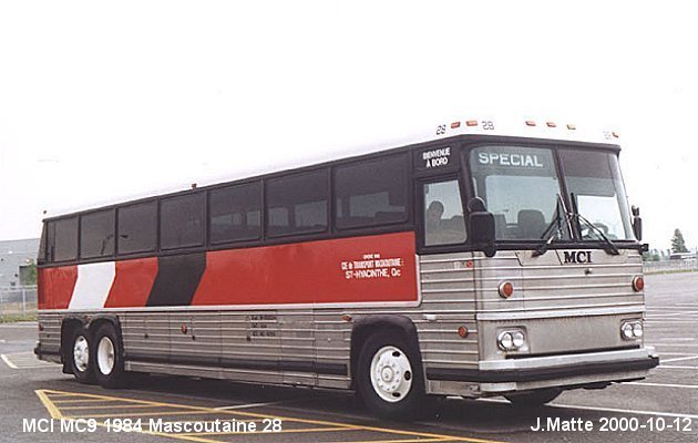 BUS/AUTOBUS: MCI MC 9 1984 Mascoutaine