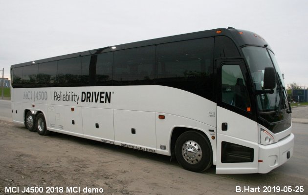 BUS/AUTOBUS: MCI J4500 2018 MCI