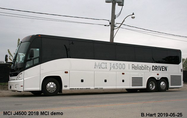 BUS/AUTOBUS: MCI J4500 2018 MCI