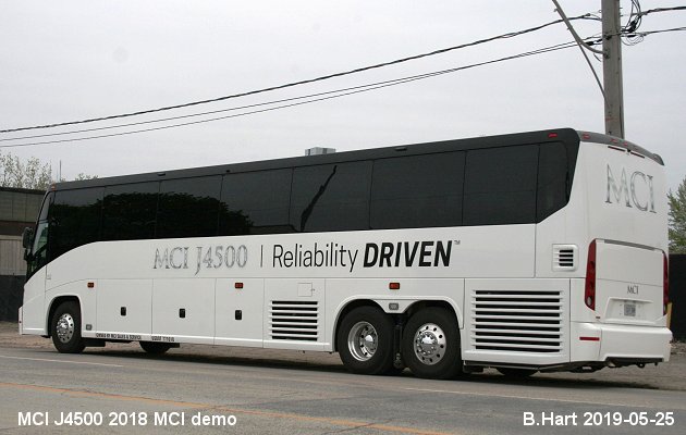 BUS/AUTOBUS: MCI J4500 2018 MCI