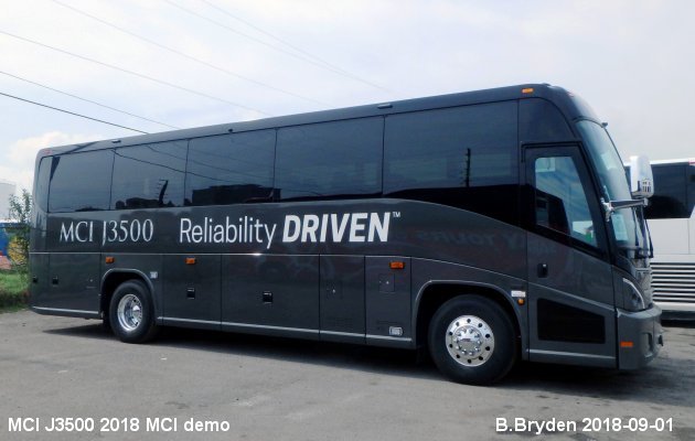 BUS/AUTOBUS: MCI J3500 2018 MCI