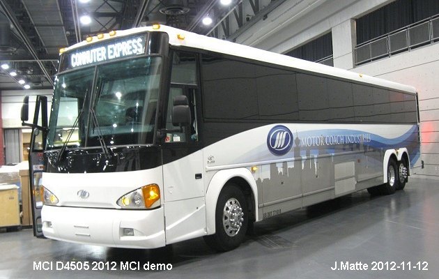 BUS/AUTOBUS: MCI D4505 2012 MCI