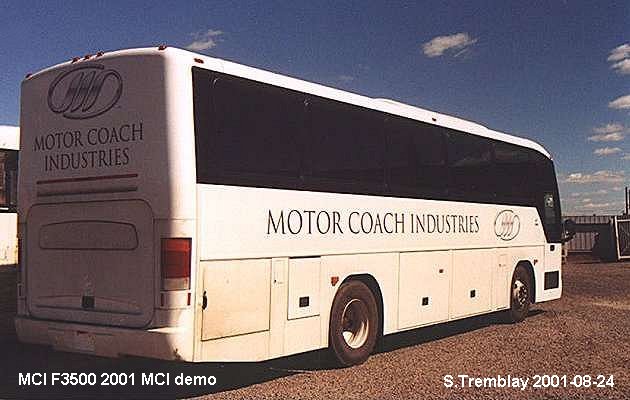 BUS/AUTOBUS: MCI F3500 2001 MCI