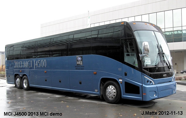 BUS/AUTOBUS: MCI J4500 2013 MCI