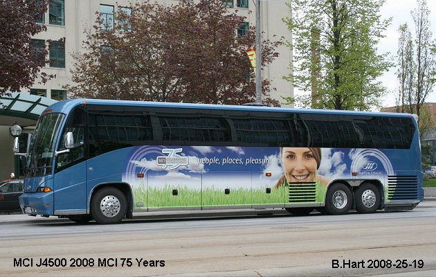 BUS/AUTOBUS: MCI J4500 2008 MCI