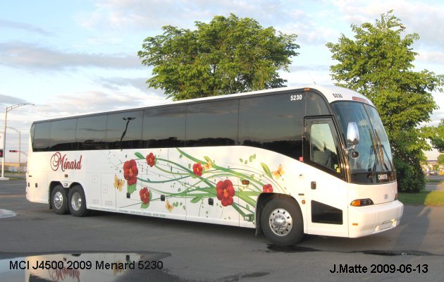 BUS/AUTOBUS: MCI J4500 2009 Menard