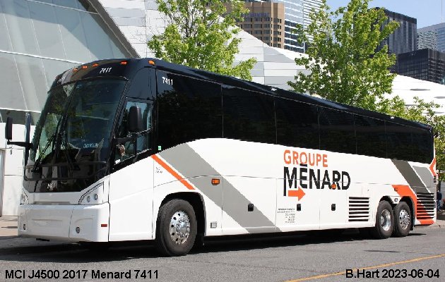 BUS/AUTOBUS: MCI J4500 2017 Menard