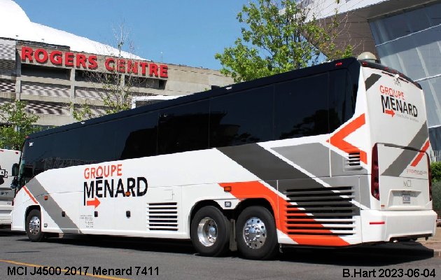 BUS/AUTOBUS: MCI J4500 2017 Menard