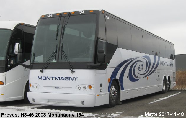 BUS/AUTOBUS: Prevost H3-45 2003 Montmagny